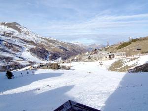 Appartement spacieux avec balcon, départ ski aux pieds - FR-1-344-873