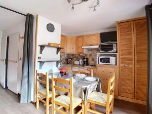 Appartement 2 pièces, ski aux pieds, balcon loggia, 4 personnes - FR-1-344-919