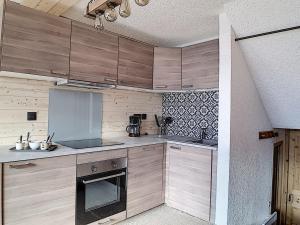 Studio rénové au pied des pistes avec Balcon et Wifi - FR-1-344-949