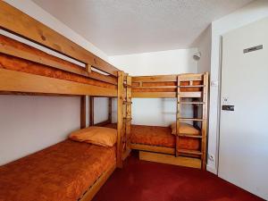 Studio lumineux ski aux pieds avec balcon - FR-1-344-959