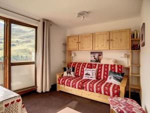 Studio lumineux avec balcon - Départ skis aux pieds - 4 pers, TV, DVD, proche commodités - FR-1-344-967