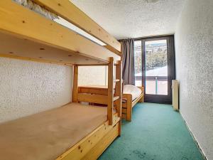 Appartement spacieux, skis aux pieds, balcon, Les Menuires - FR-1-344-1054