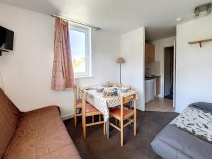 Studio confortable proche des pistes avec balcon et cuisine équipée - FR-1-344-1043