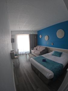 Hotels Hotel La Cote Oceane : Suite Junior avec Balcon