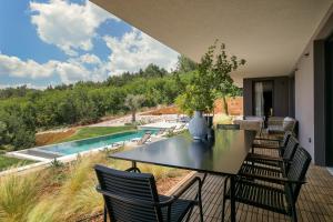 Oltremare apartments with pool