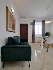 APARTMENTS4YOU SUPETAR 1,2,3&4 -the BEST and MOST POPULAR apartments for DISCOVERING the island - free parking - 200 meters from the beach