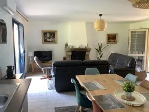 Gîte Milin à Sizun Hébergement Confortable pour 7 pers - Commana
