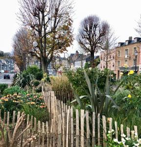 B&B / Chambres d'hotes COTE PECHEUR Honfleur : photos des chambres