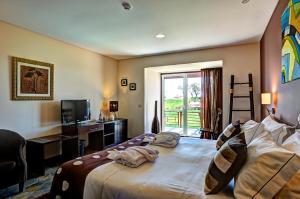 Deluxe Double Room with Balcony room in Hotel Rural Monte Xisto