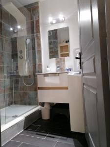 appartement au LAGON BLEU à Fréjus, garage, tennis & piscine 1200 M2