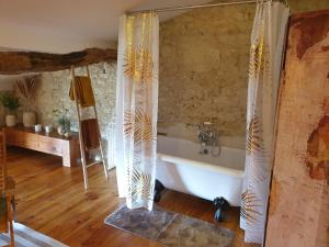 B&B / Chambres d'hotes Chateau Puygrenier : photos des chambres