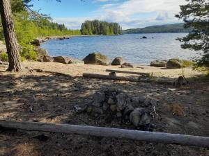 Small bedroom, outside toilet, shower kitchen, 120 m from Sandbach