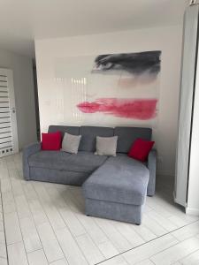 Lady - Victoria Residence by OneApartments