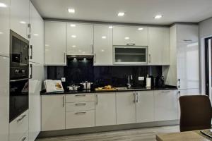 Girassol - Bright, modern, well located Apartment