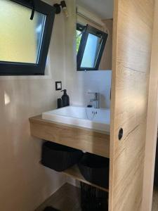 Chalets Tiny house sur terrain boise a 10 mn de la mer : photos des chambres