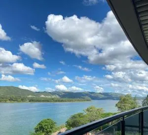 Departamento con vista al lago en Veneto Village - San Roque