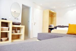 Casa Valeri II - Stylish Cycladic Studio in Naxos Town