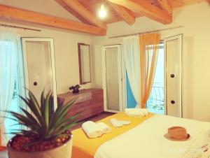 Spiros cottage by Alegria apartments
