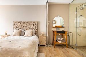 Sejours chez l'habitant Studio chic avec salon et terrasse privee : photos des chambres