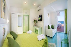 Junior Suite with Private Pool room in Hotel La Madonnina