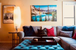 Exposed Beam 3BR Modern Mountain Retreat