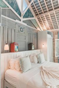 The Shacks at Sandy Bay