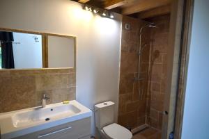 B&B / Chambres d'hotes LES CHAMBRES AUX LOUPS : photos des chambres