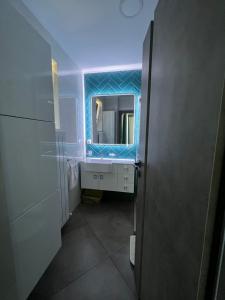 Myosotis Mamaia Studio by the Lake