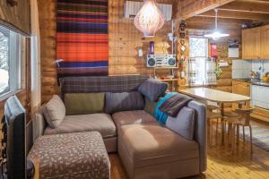 Loppiaiskaari 5, Paljakka