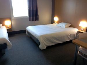 Hotels B&B HOTEL Clermont-Ferrand Nord Riom : Chambre Quadruple