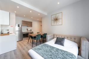 Appartements LE POMPADOUR - Magnifique T2 Place Bellecour 4eme etage sans ascenseur - 4th floor no elevator : photos des chambres