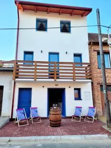 Modrý sklep 77 - Starovičky