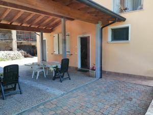 CASCINA LEGNAGO trilocale a 6 chilometri da SALO