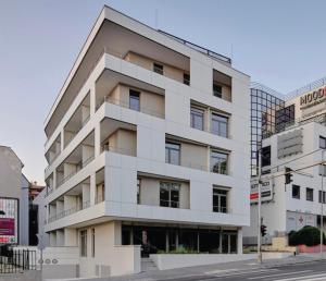 Hillside Central Apartments