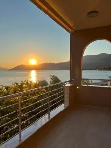 Mangata Seaside Hotel - Dhamiá