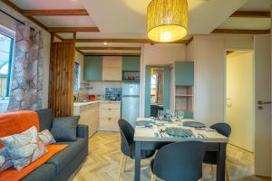 Campings La Clairiere - ecolieu de vacances : photos des chambres