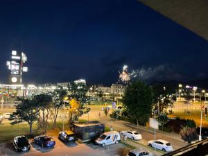 Coresi Spacious and Comfortable, GbWifi, AC, Parking #1