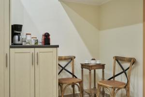 Spirou Merkouri Handcrafted 2BD Home