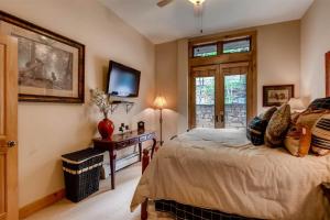 Premier 3 Bedroom Timbers Ski In, Ski Out Vacation Rental At The Timbers With The Best Access To Skiing In Keystone