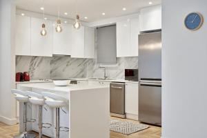 Spacious 2bd Apt in Prime Location next to Divani