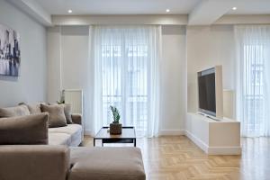 Spacious 2bd Apt in Prime Location next to Divani