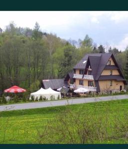 F.H.U WIKTORIA GOSCINIEC NOCLEGI PIZZA