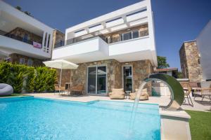 The Miracle Villa - Deluxe, Sea View, BBQ, Private Pool
