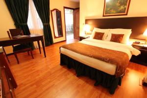 Hotel San Fernando Real