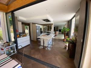 Luxurious villa 4 bedrooms in secluded area, swimming pool