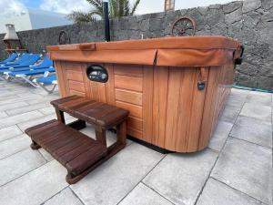 Eslanzarote Eco Villa Tony, heated pool, jacuzzi, Sat tv, Super wifi