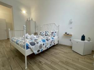 White shell rooms self check-in img18