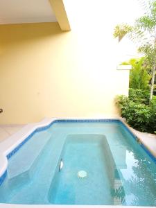 NEW #3 Westland Villa 2-Bed with pool opposite West Coast beach