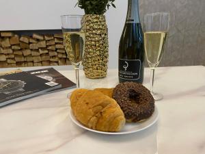 Luxury Exclusive 3 Bedroom DOWNTOWN Apartment