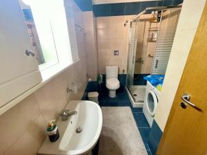 Luxury Flat in Neoi Poroi with Free Parking, 2 mins from the Beach!